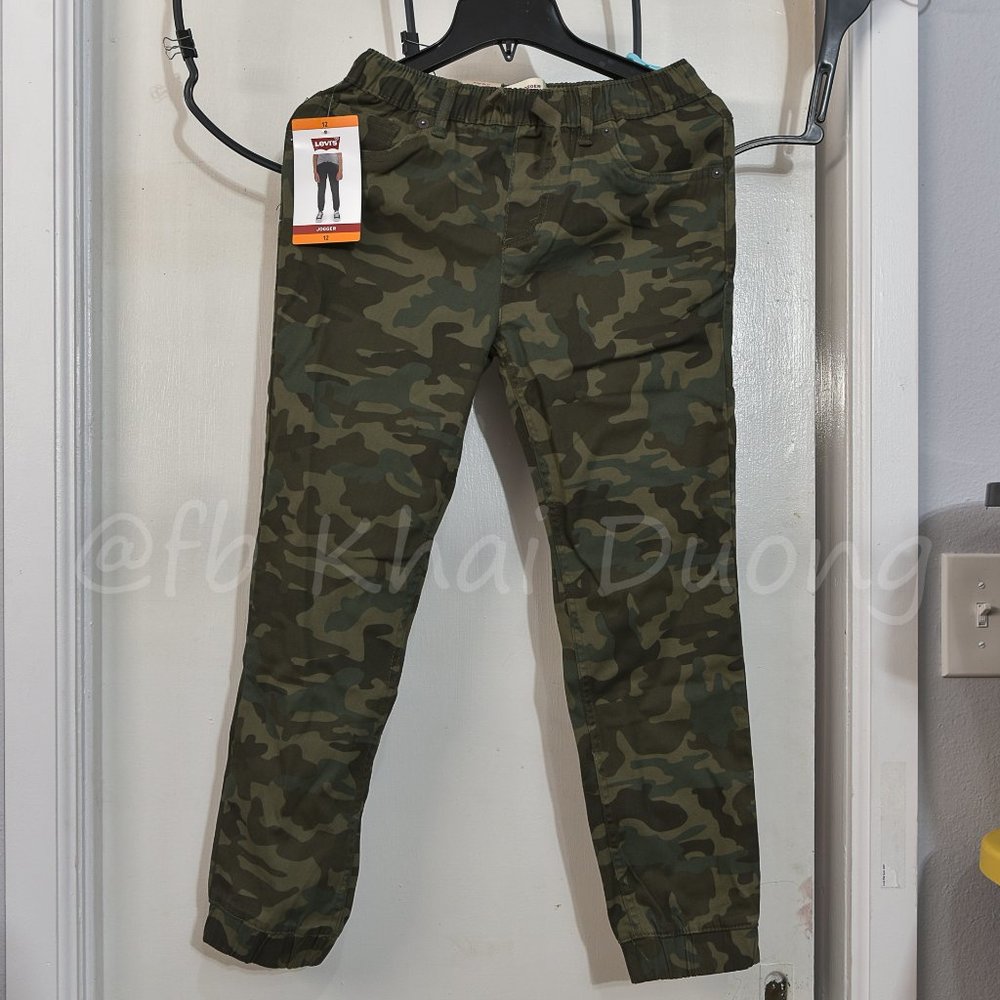 Boy's‎ Levi's Green Camo Twill Jogger Pants